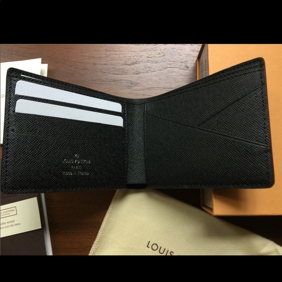 Louie V wallet and Gucci belt - Picture 2 of 5